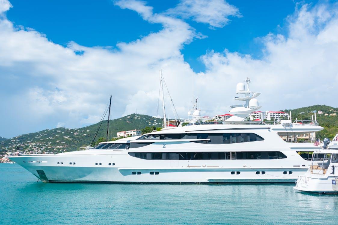 yacht paint correction Palm Beach