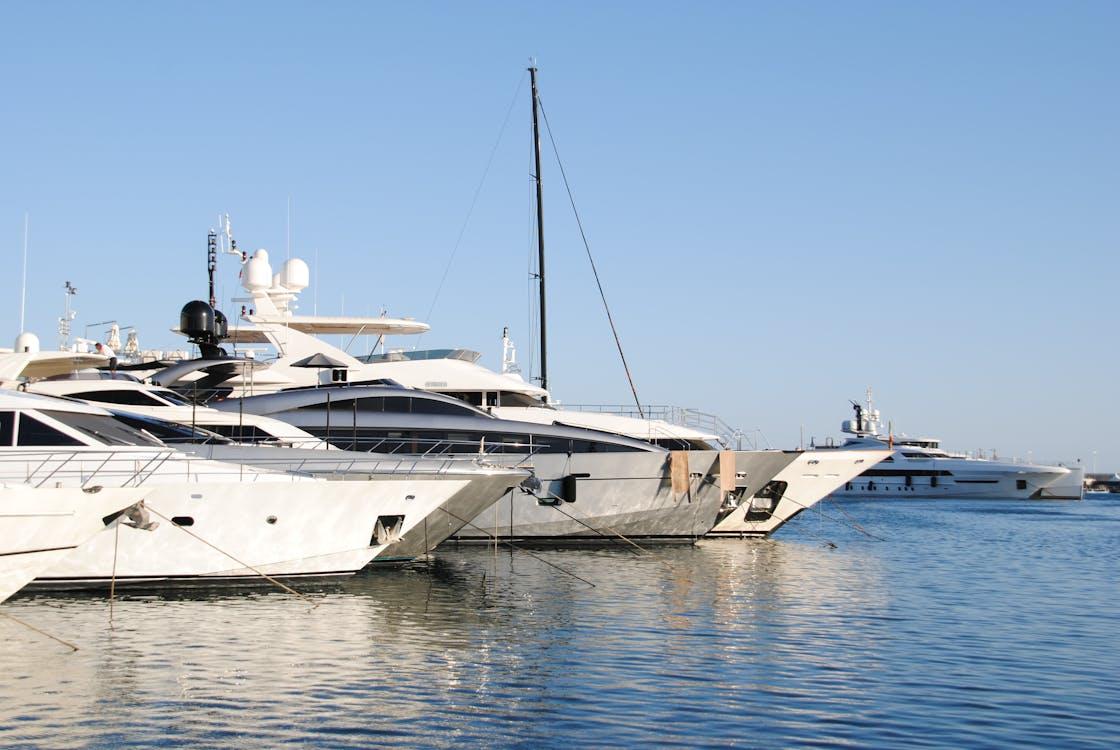 Yachts exposed to sun and saltwater in Palm Beach marina